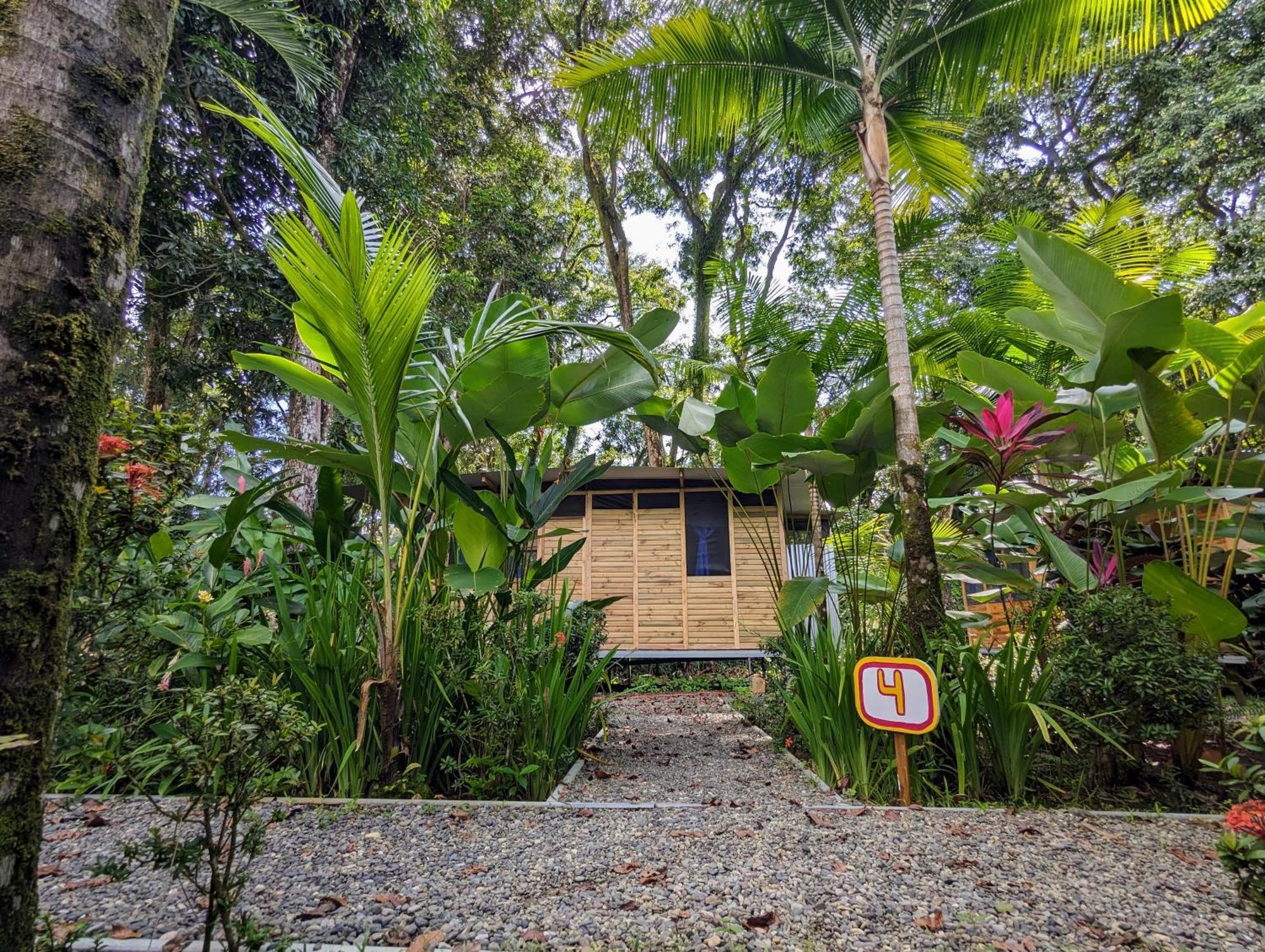 Arboura Eco Cabins ウビタ エクステリア 写真