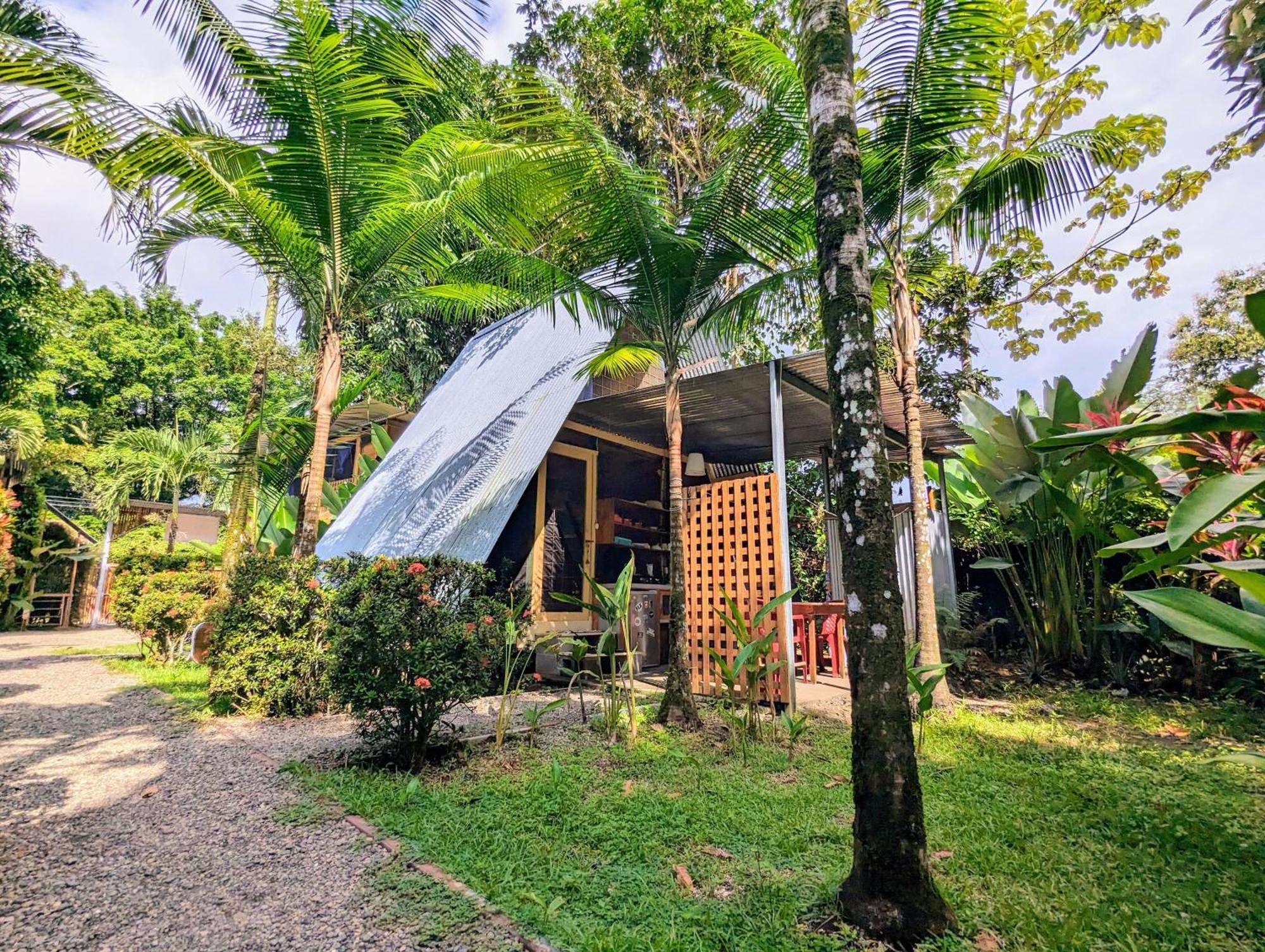 Arboura Eco Cabins ウビタ エクステリア 写真