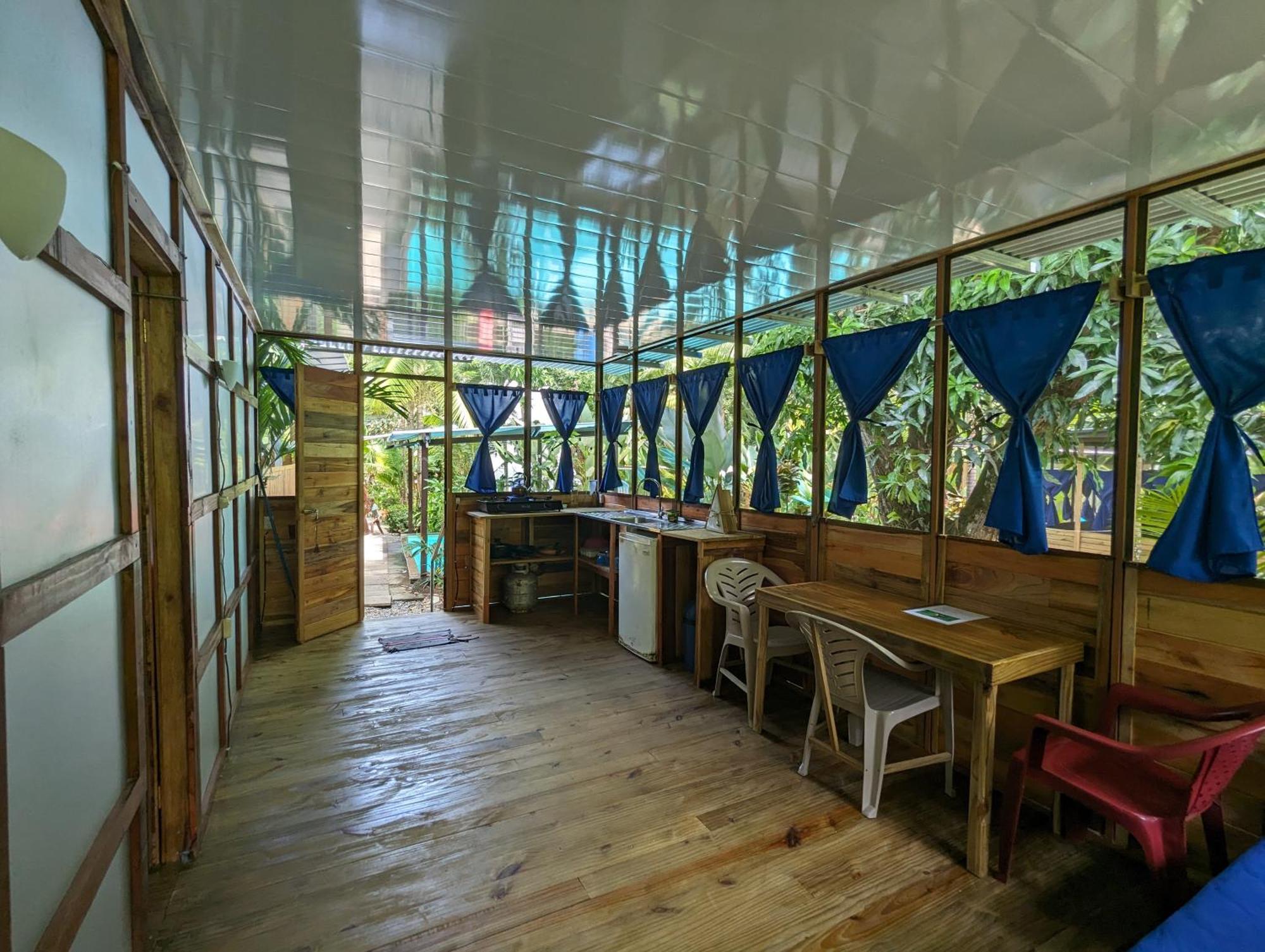 Arboura Eco Cabins ウビタ エクステリア 写真